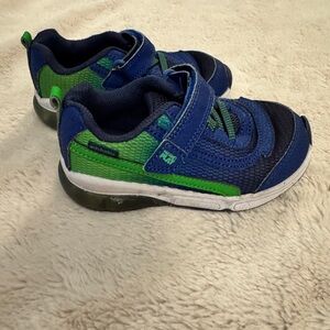 Stride Rite Toddler Light up Sneakers Size 8 Wide